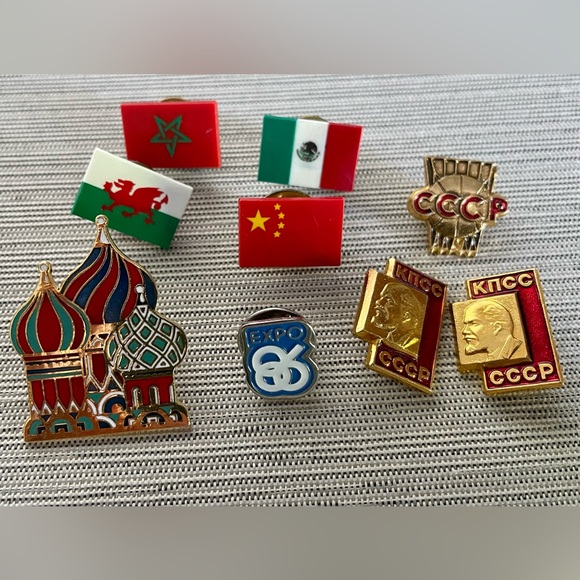 Pins from World’s Fair 1986 Vancouver, Canada - Picture 2 of 3